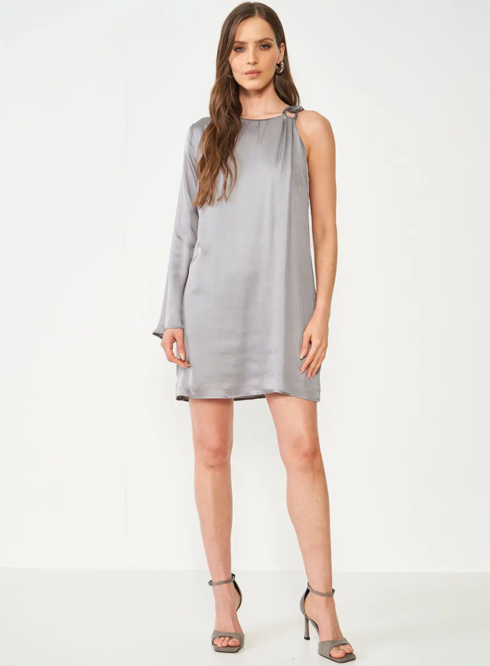 Vestido Assimétrico Com Detalhe Cinza