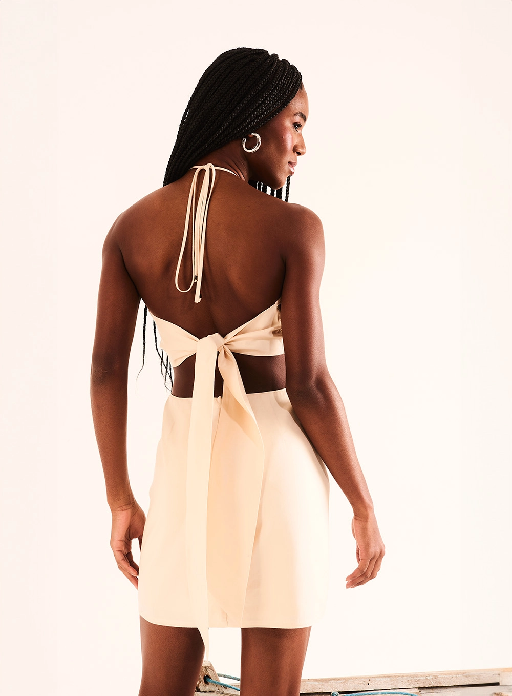 Vestido Cut Out Decote Tiras Com Linho E Bordados Bege 2