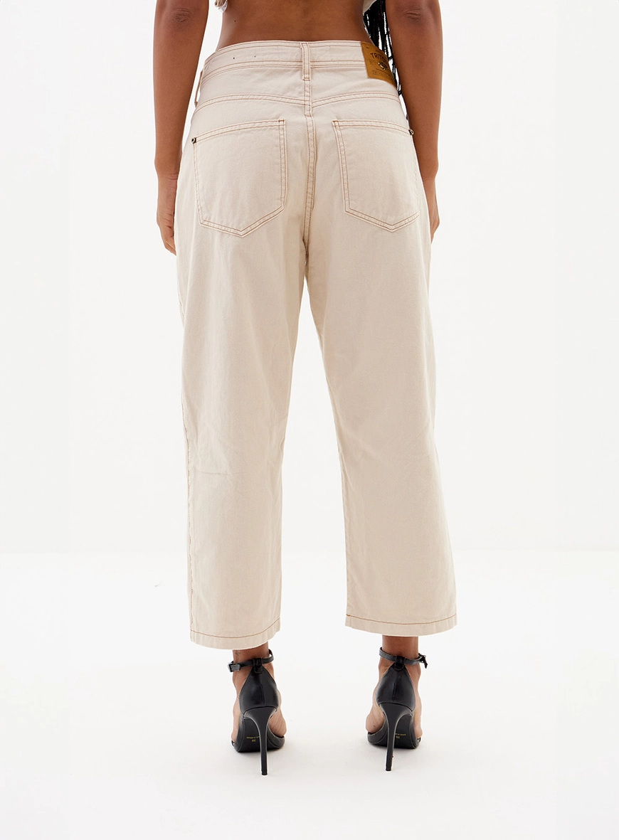 Calça Capri Sarja Carol Com Ilhoses Bege 2