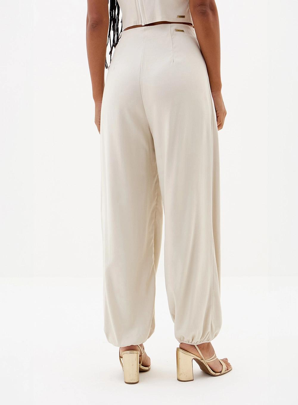 Calça Alfaiataria Jogger Com Pregas Bege 2