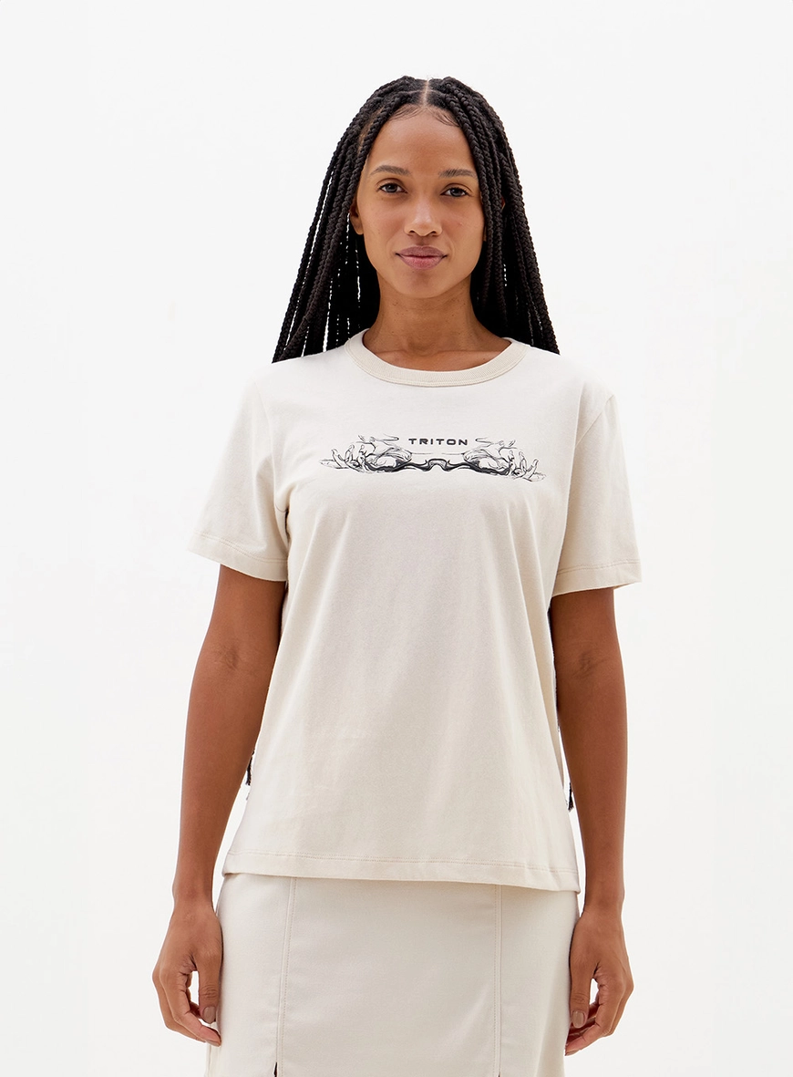 Camiseta Comfy Estampa Localizada Bege 1