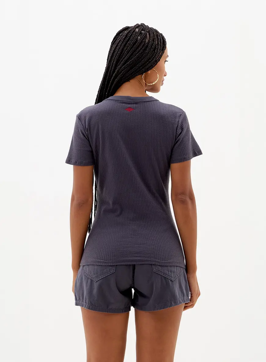 Camiseta Slim Canelada Decote V CINZA 2