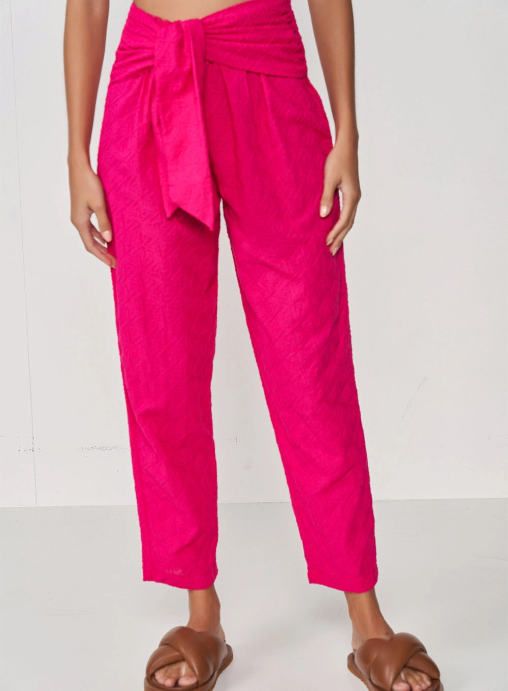 Calça Bordada Jade Com Faixa Dupla Para Amarração Rosa