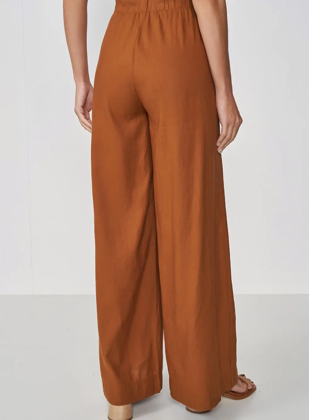 Calça Joana Alfaiataria Com Linho Taylor Marrom