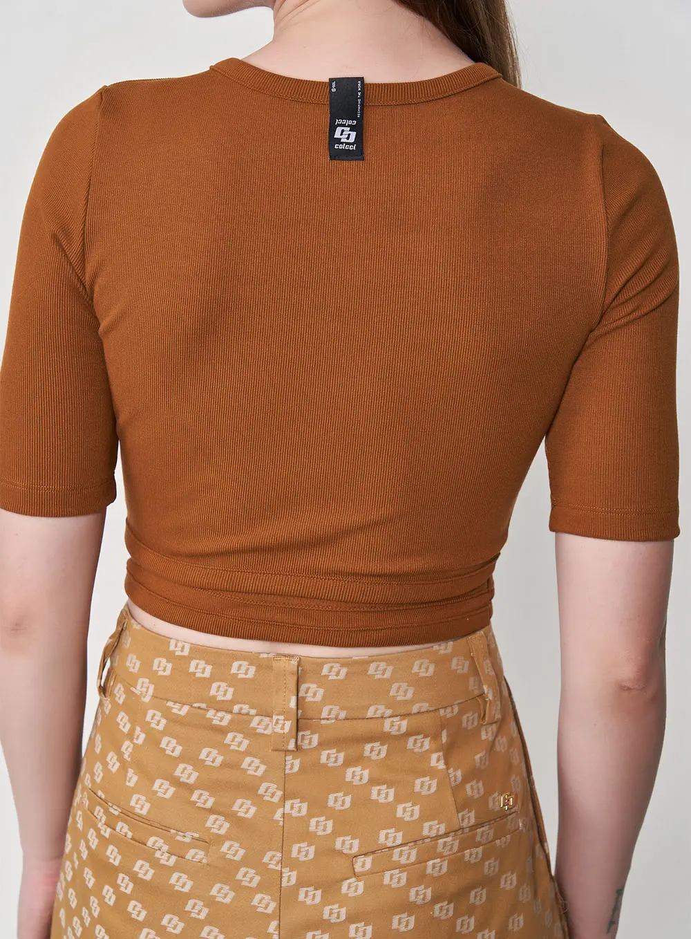Blusa Cropped Cut Out Com Transpasse Sensuale Marrom