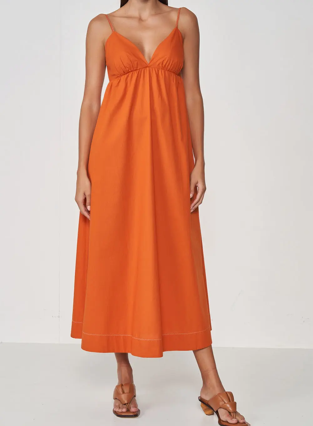 Vestido Midi Evasê Monica Russet Com Franzidos Laranja