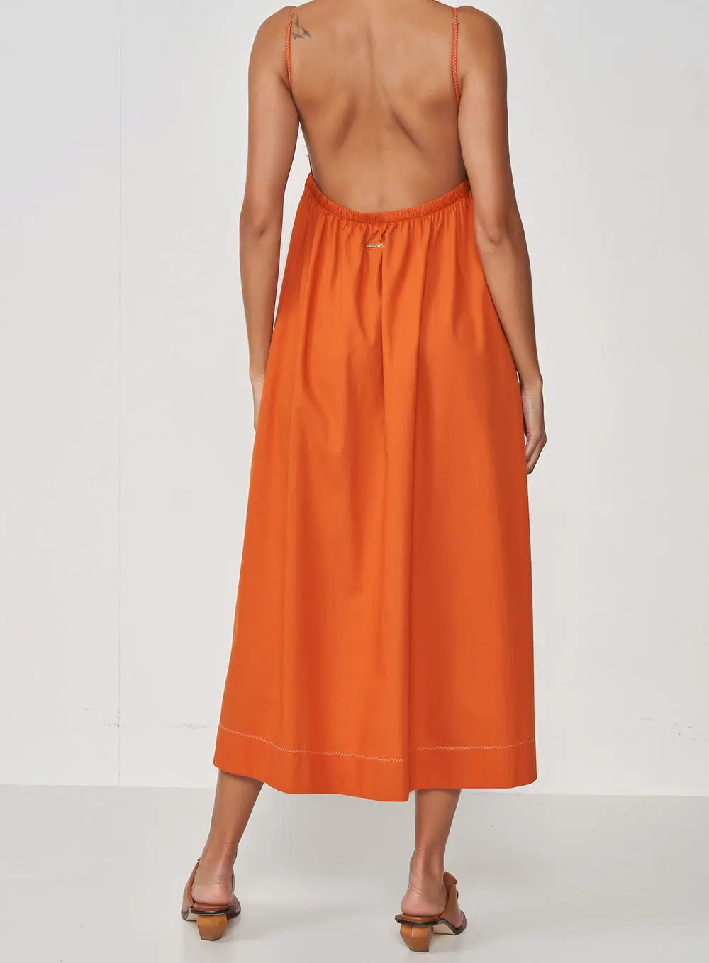 Vestido Midi Evasê Monica Russet Com Franzidos Laranja