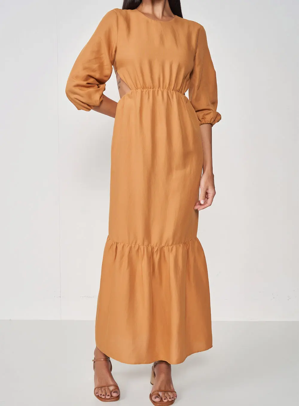 Vestido Linho Comfort Com Abertura Nas Costas Bege