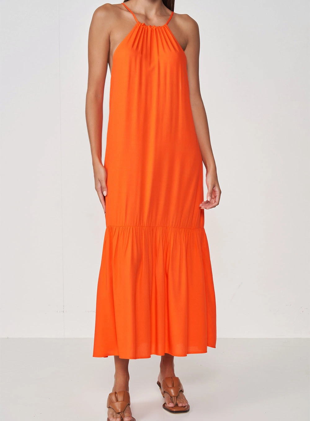 Vestido Midi Comfy Com Franzido Decote Halter Laranja