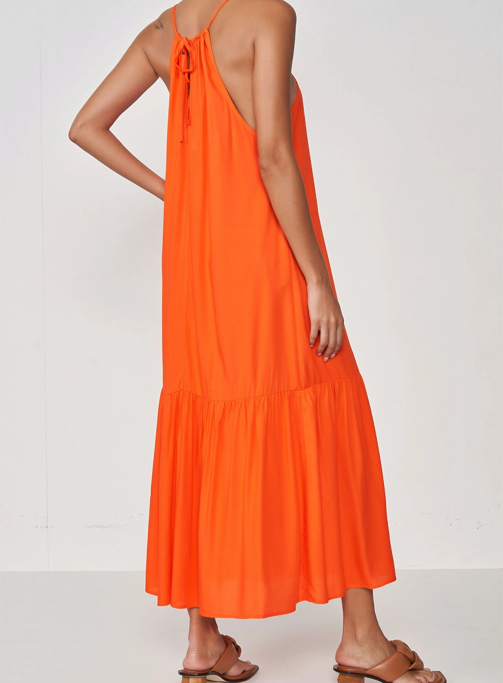 Vestido Midi Comfy Com Franzido Decote Halter Laranja