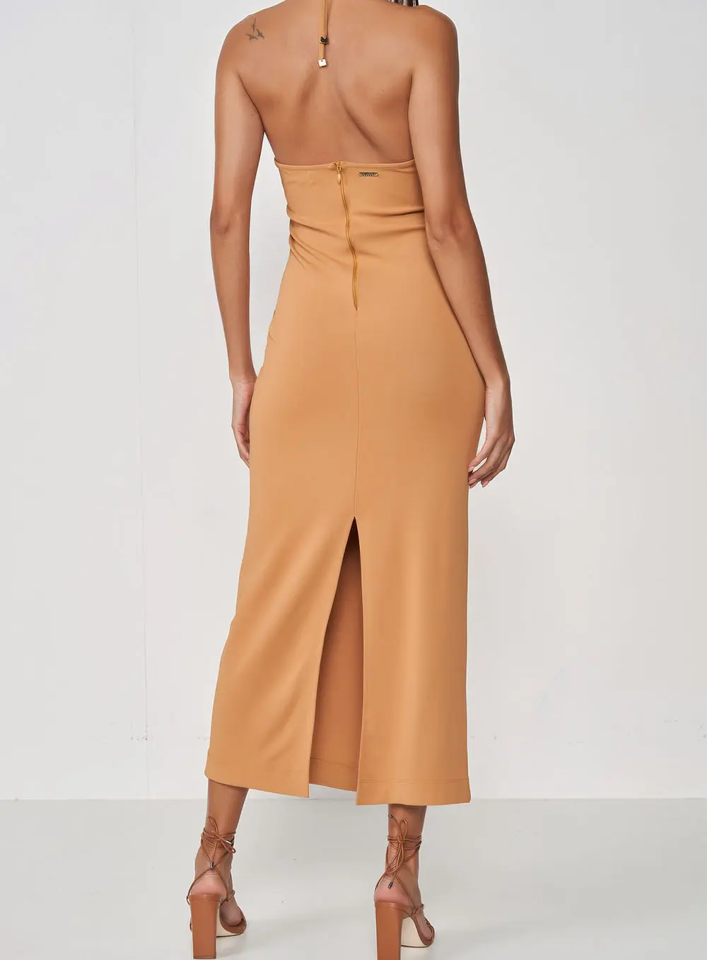Vestido Midi Belgati Cut Out Frente Única Bege