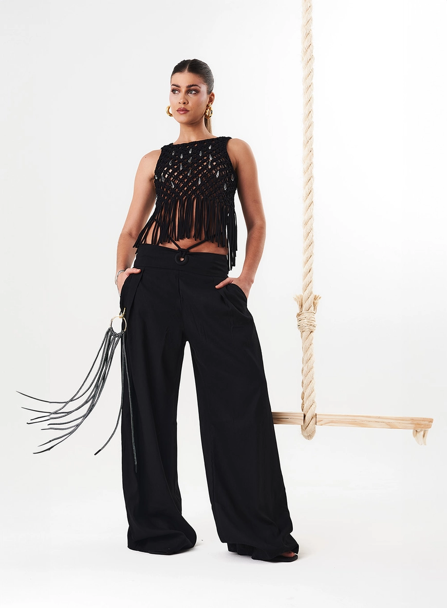 Calça Pantalona Bordado Frontal Com Tira E Linho Preto 1