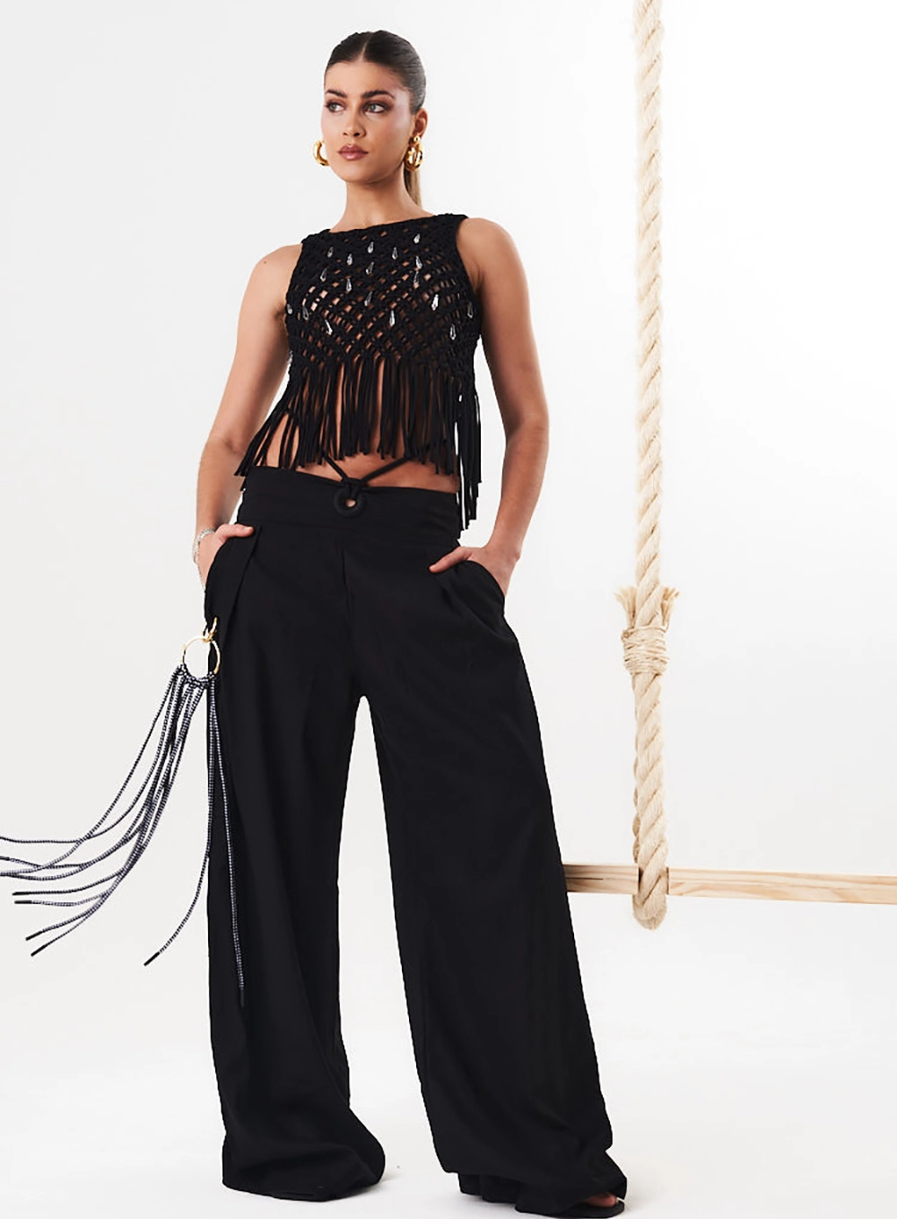 Calça Pantalona Bordado Frontal Com Tira E Linho Preto 2