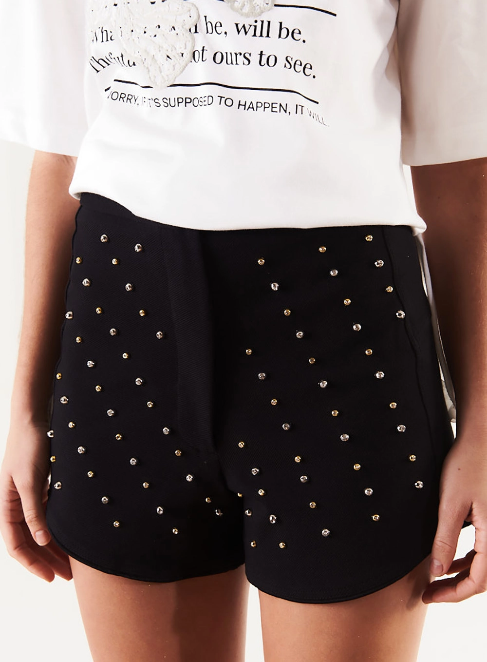 Short Com Bordado Manual Preto 2