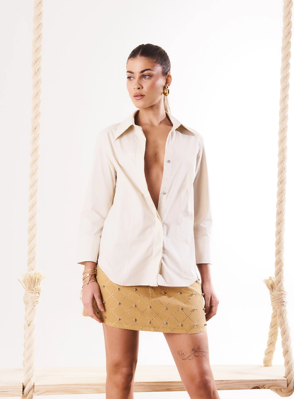 Camisa Slim Maxi Gola Com Pences Bege 2