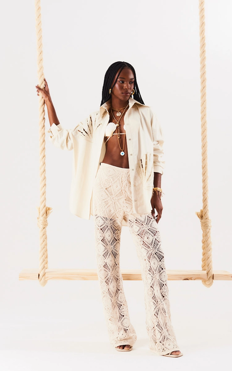 Camisa Oversized Com Bordado Bege 2