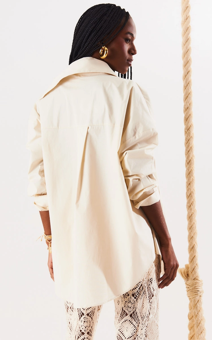 Camisa Oversized Com Bordado Bege 4