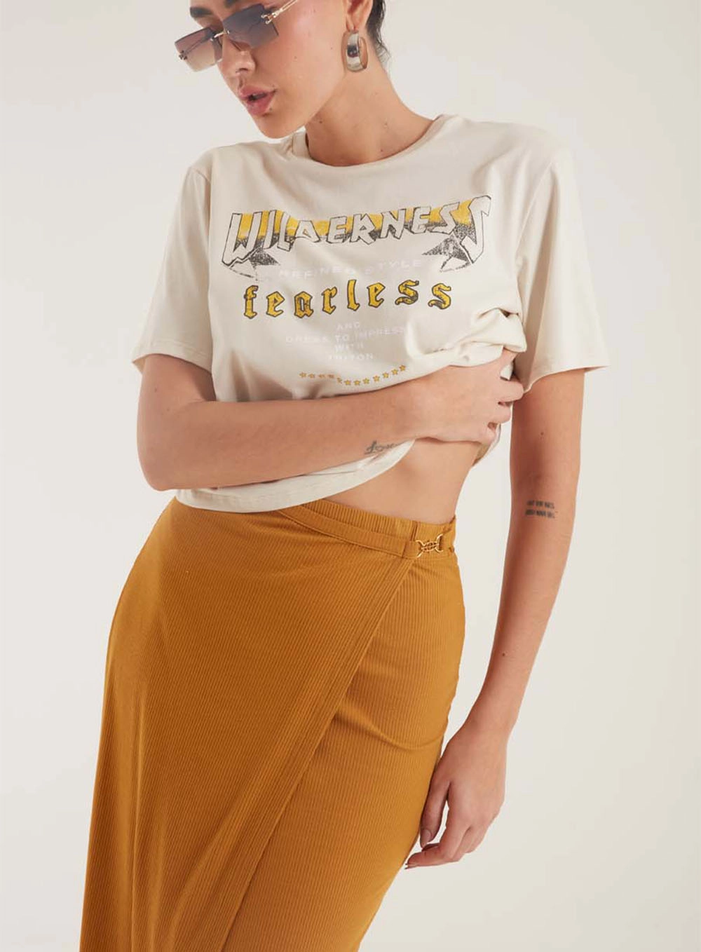 Camiseta Estampada Com Aplicação Bege 3