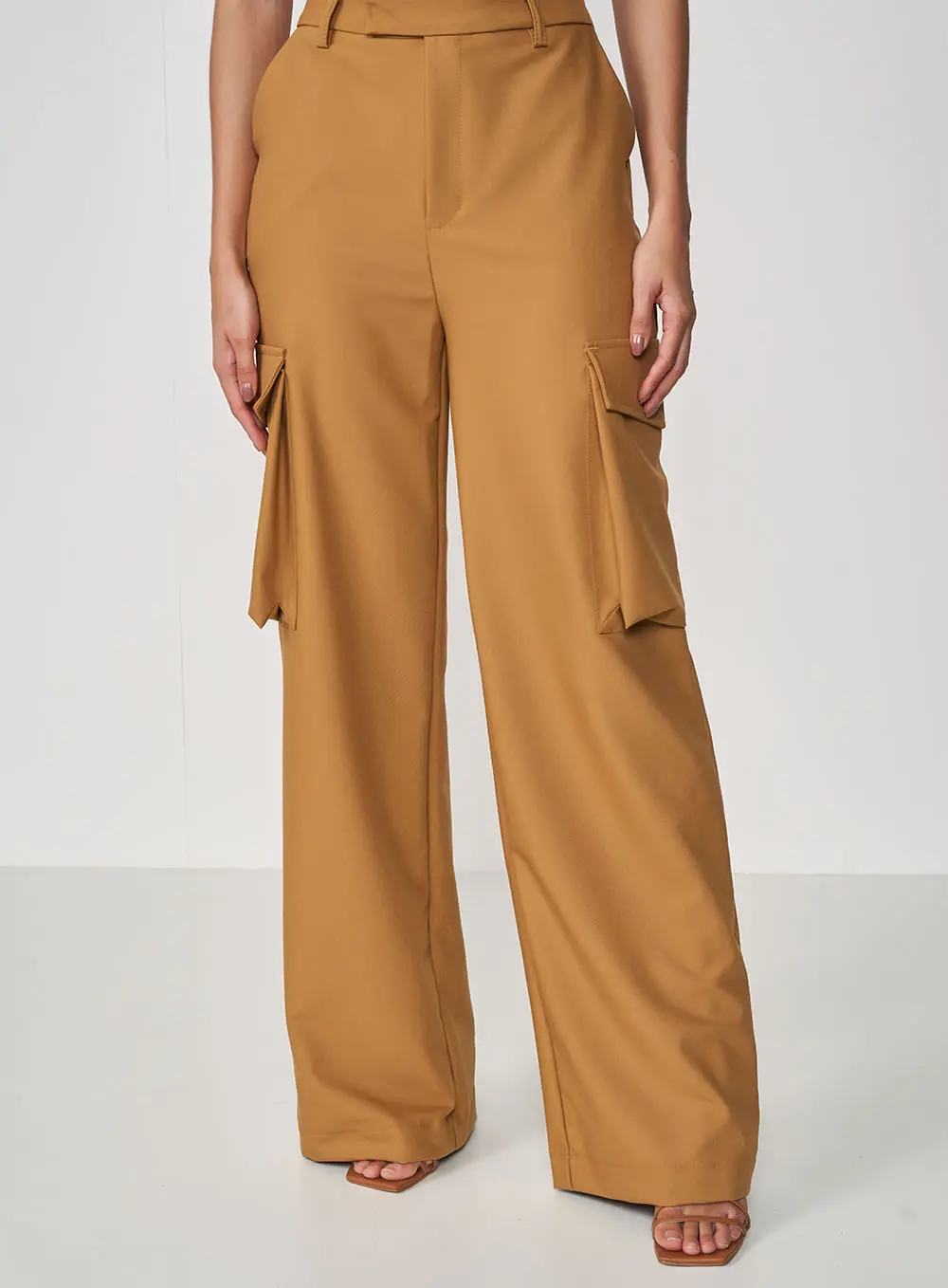 Calça Cargo Alfaiataria Marrom Ebbela