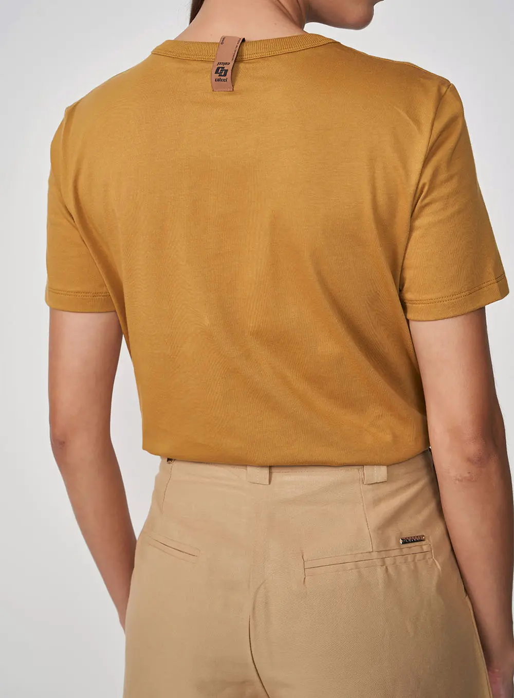 Camiseta Estampa Minimalista Marrom Ebbela