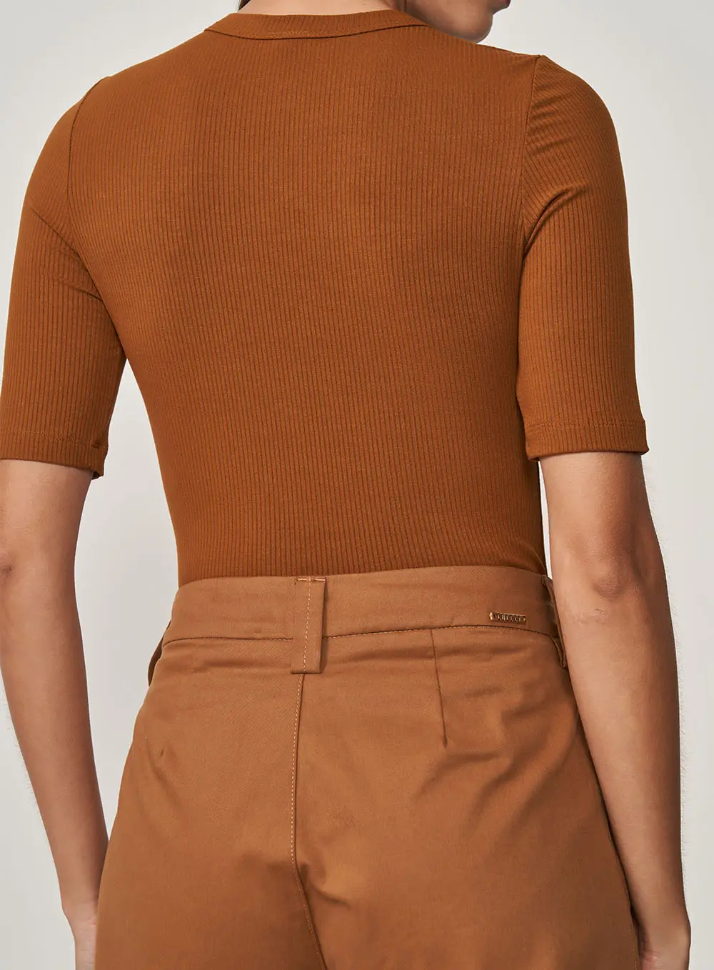 Blusa Slim Canelada Allure Marrom