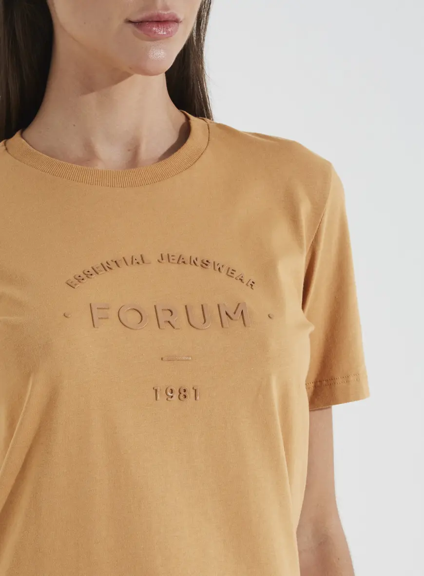 Camiseta Estampa Em Alto Relevo Bege