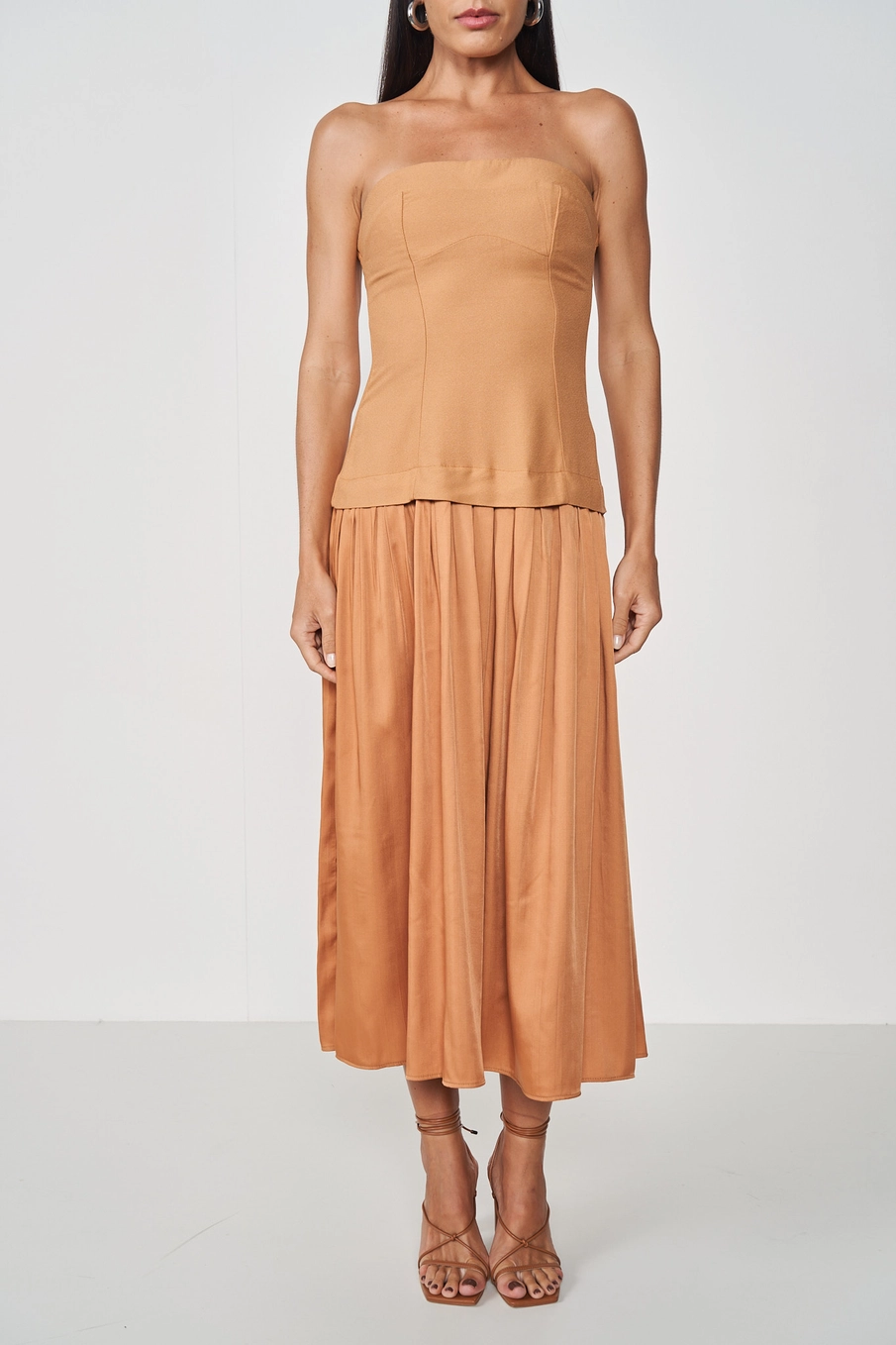 Vestido Com Detalhe Plissado Bege