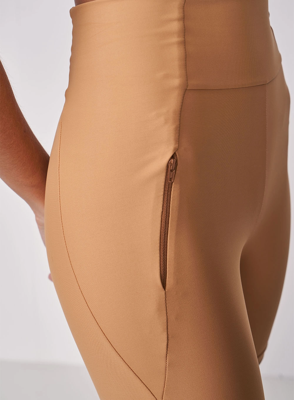 Bermuda Slim Com Bolso Bege
