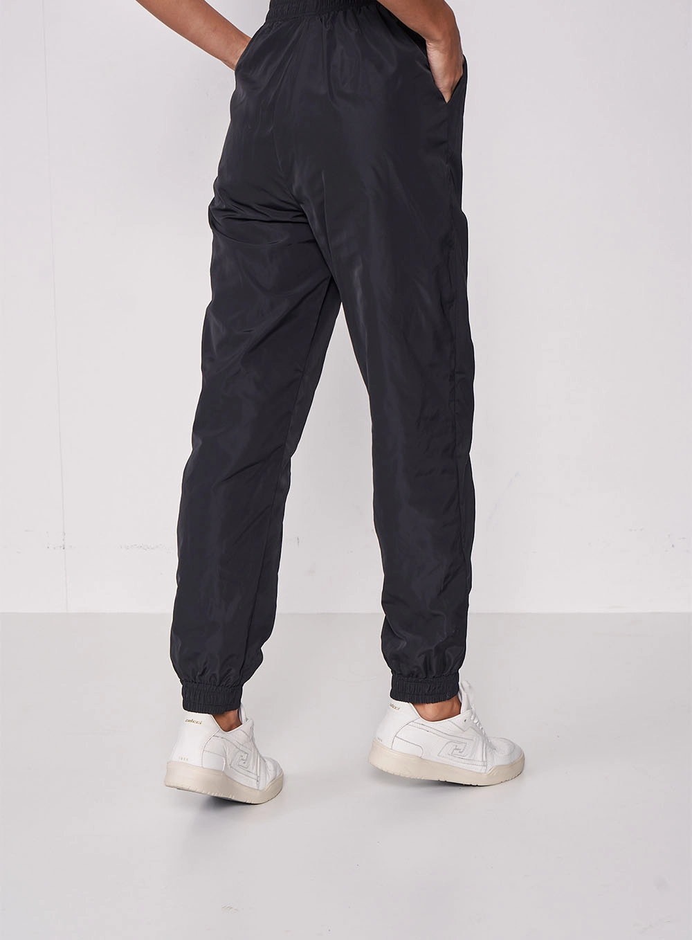 Calça Nylon Média Com Elástico Preto