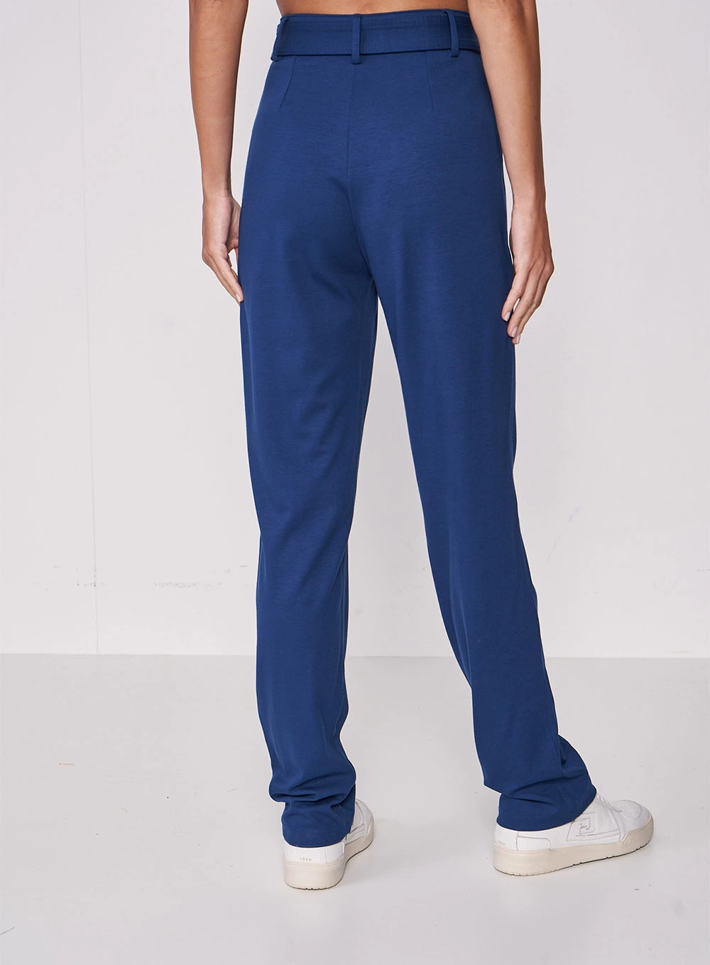 Calça Com Cinto Regulável Azul Marinho