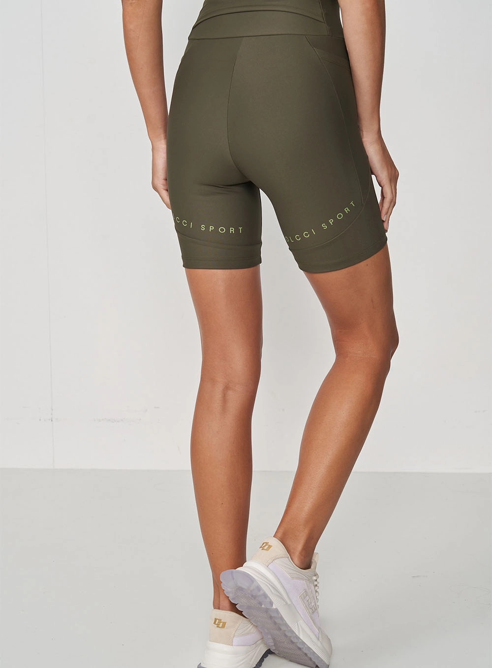 Bermuda Slim Com Bolso Lateral Verde