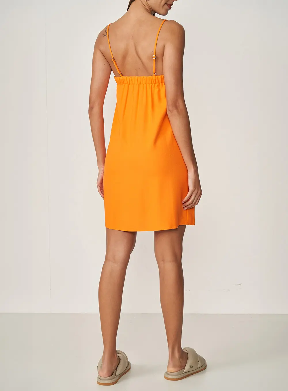Vestido Reto Com Alças Finas Laranja 4