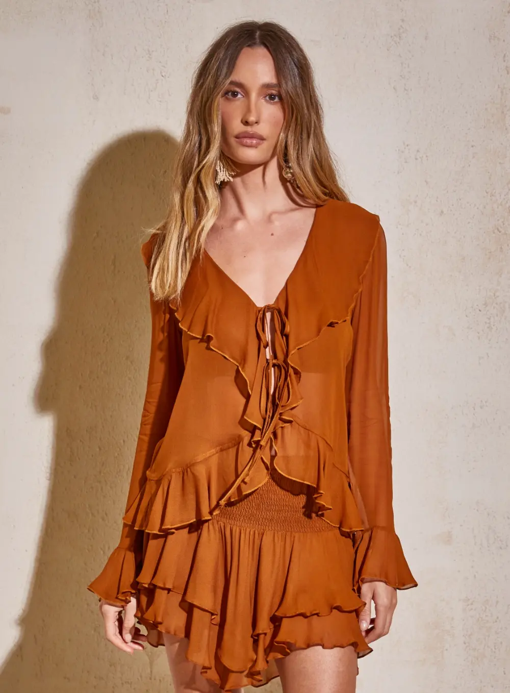Blusa Manga Longa Com Babados Marrom