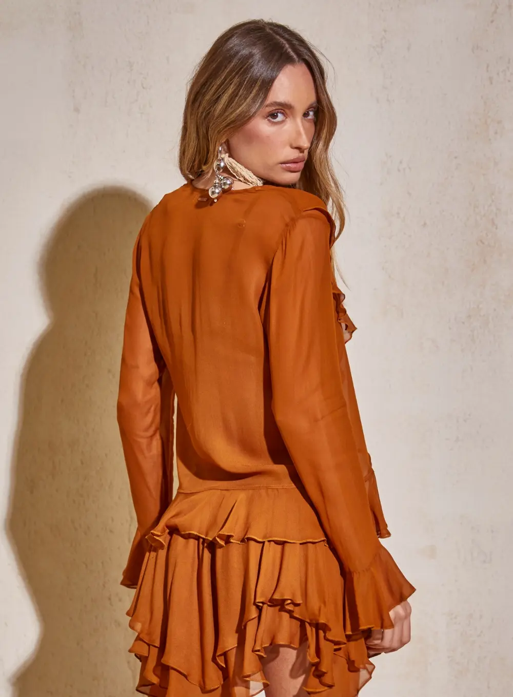 Blusa Manga Longa Com Babados Marrom