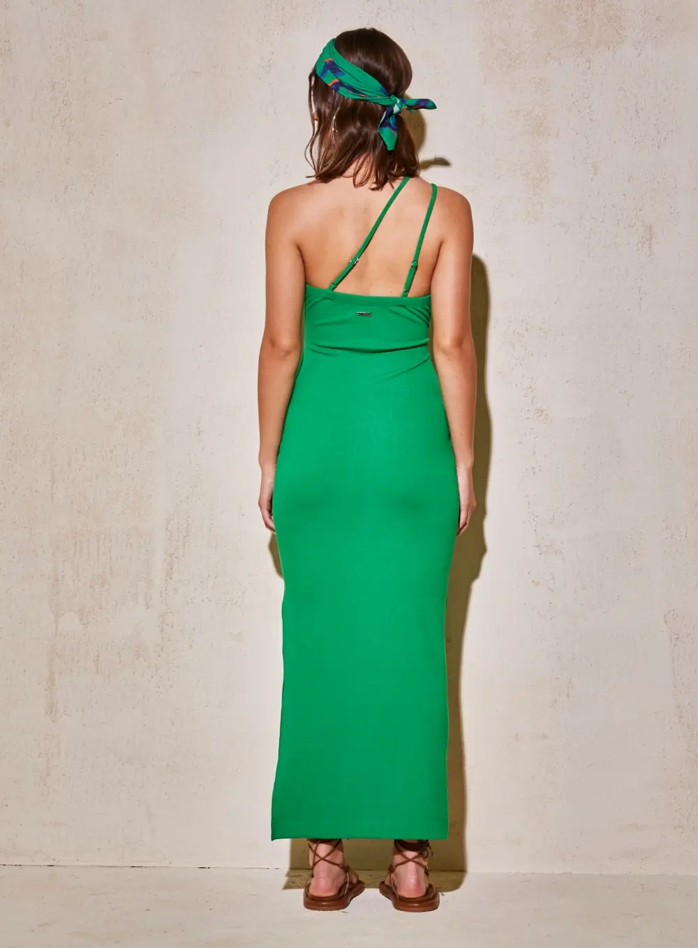 Vestido Verde Musgo Com Ombro Descoberto Verde Esmeralda