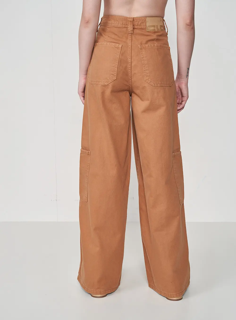Calça Sarja Pantalona Marrom Delle 2
