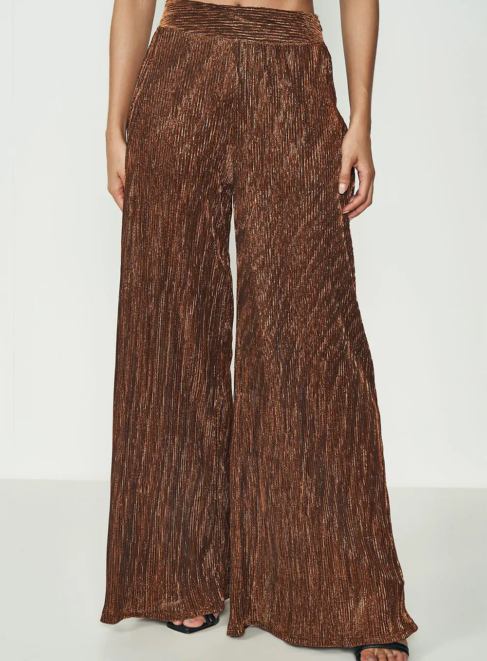 Calça Plissada Metalizada Bronze