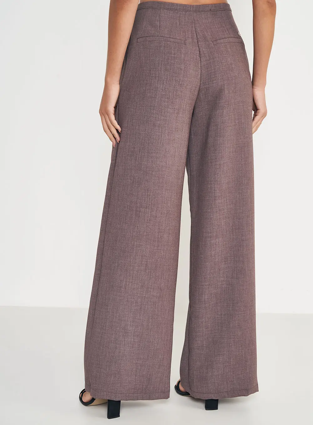 Calça Wide Leg Alfaiataria Marrom Nobuck