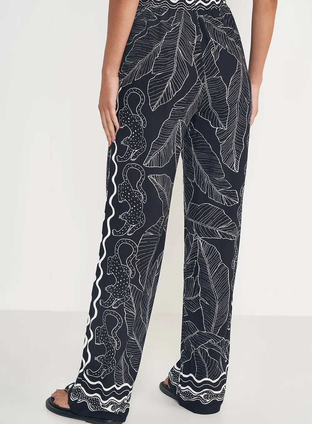 Calça Feminina Pantalona Estampada Com Amarração Estampados