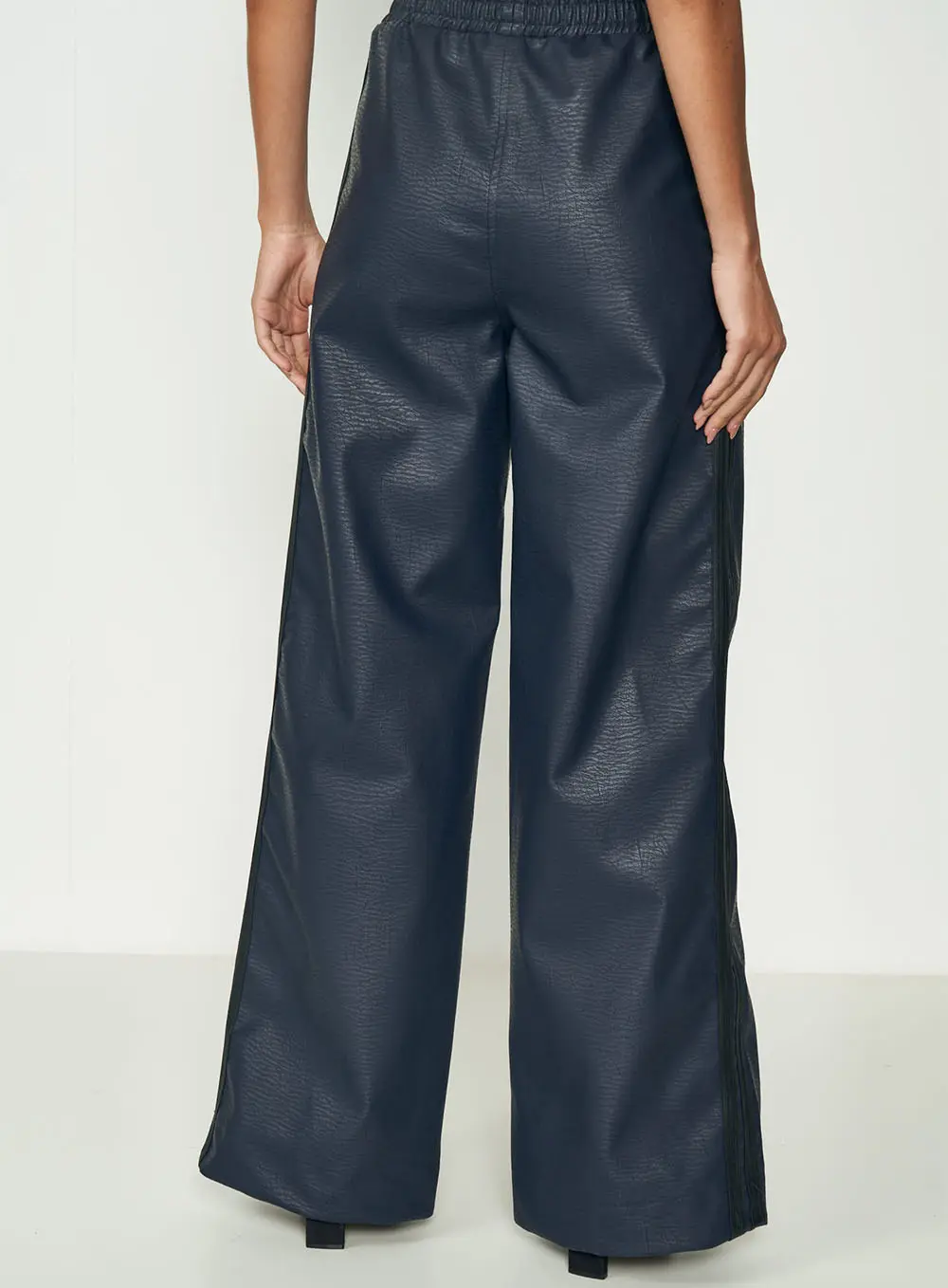 Calça Leather Stripe Azul Marinho