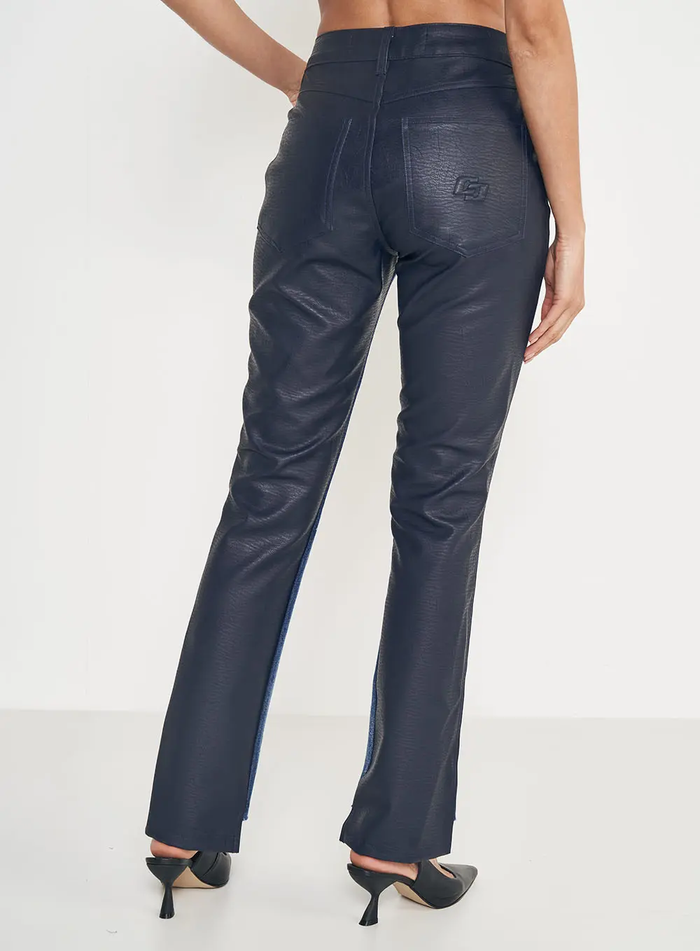 Calça Jeans Feminina Kendall Com Faixa Lateral Índigo