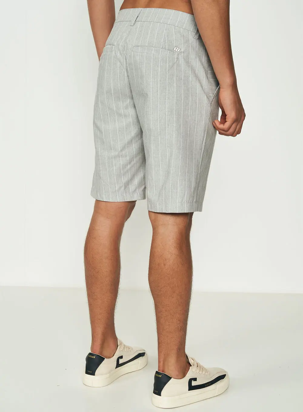 Bermuda Sarja Masculina Pinstripe Cinza Mesclado