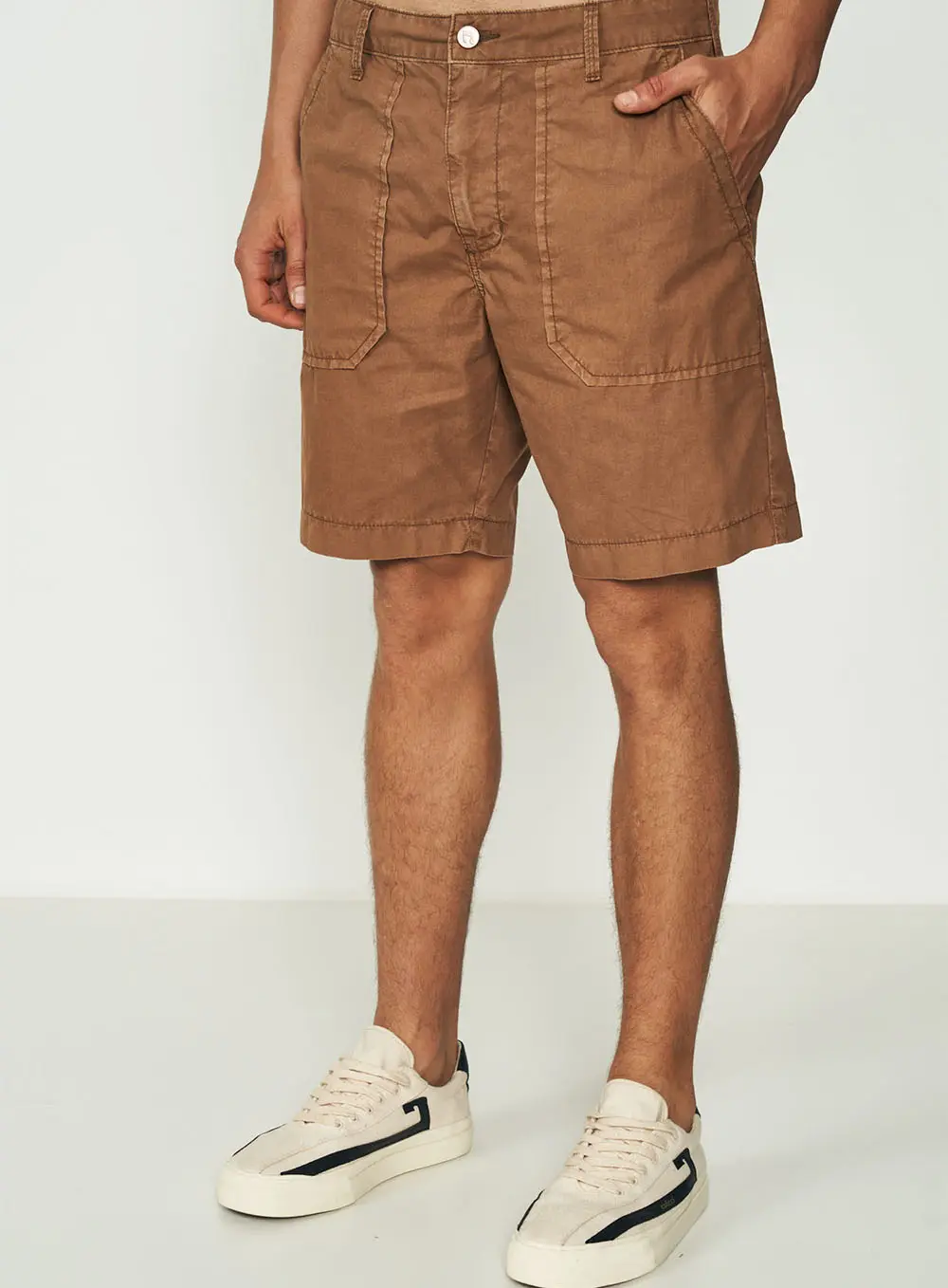 Bermuda Masculina Reta Sarja Classic Utility Marrom Ju