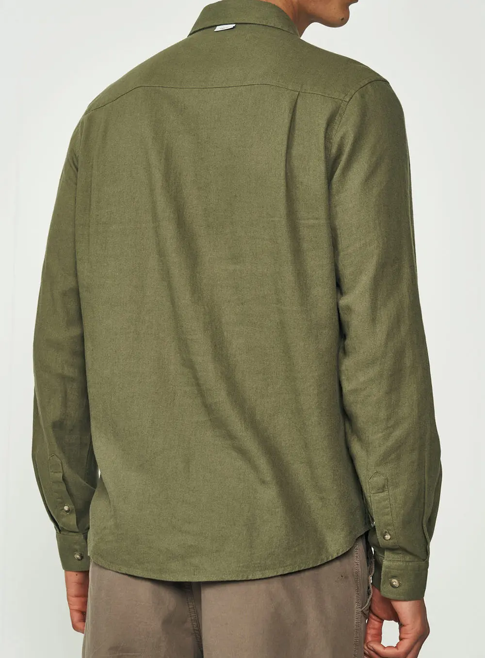 Camisa Masculina Em Linho Com Bolsos Frontais Verde Demetri