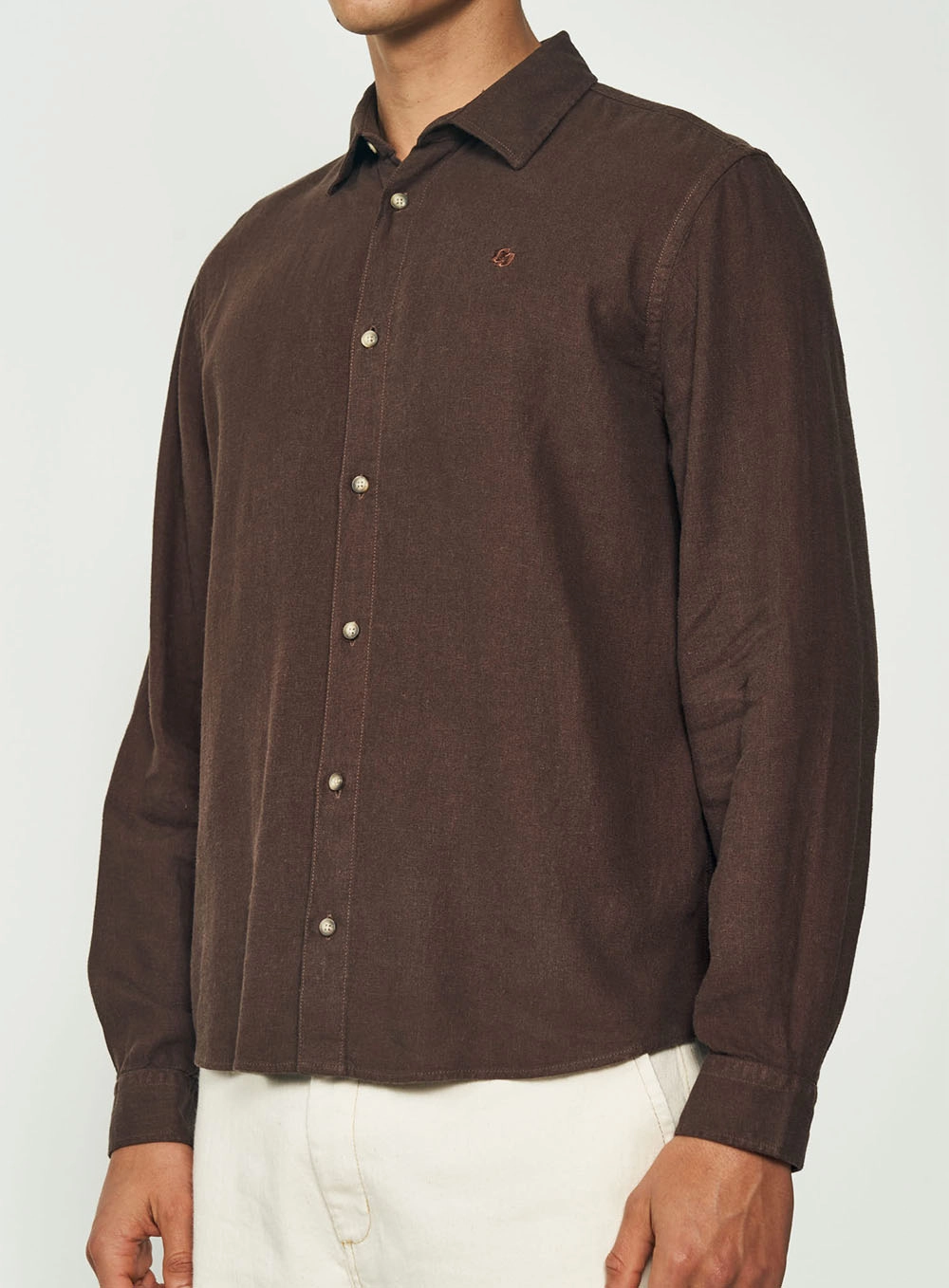 Camisa Masculina Em Linho Manga Longa Marrom