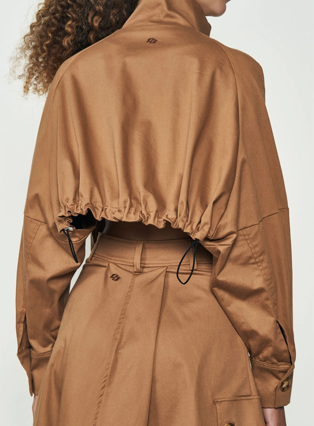 Jaqueta Cropped Com Cintura Ajustável Marrom Evermore