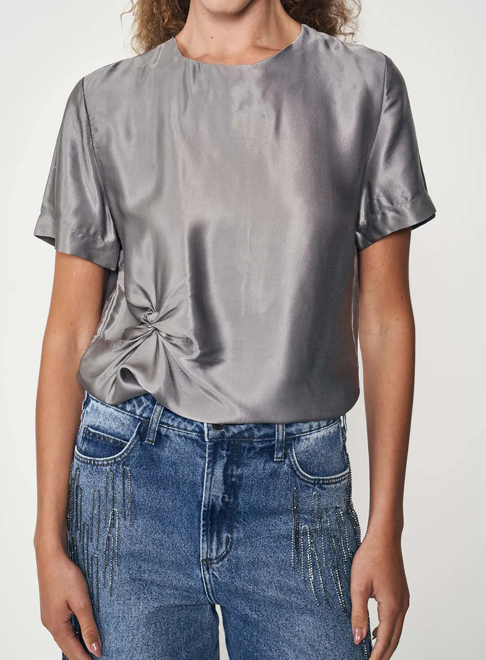 Camiseta Satin Knot Cinza