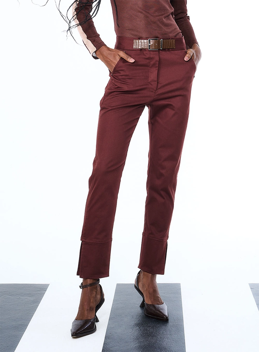Calça Com Fenda Na Barra Marrom 1