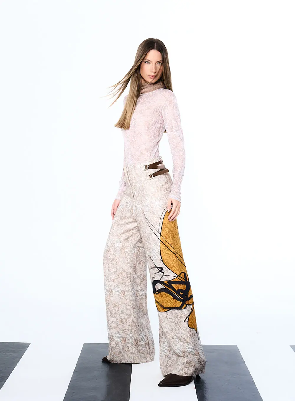 Calça Wide Leg Com Estampa Bege 1