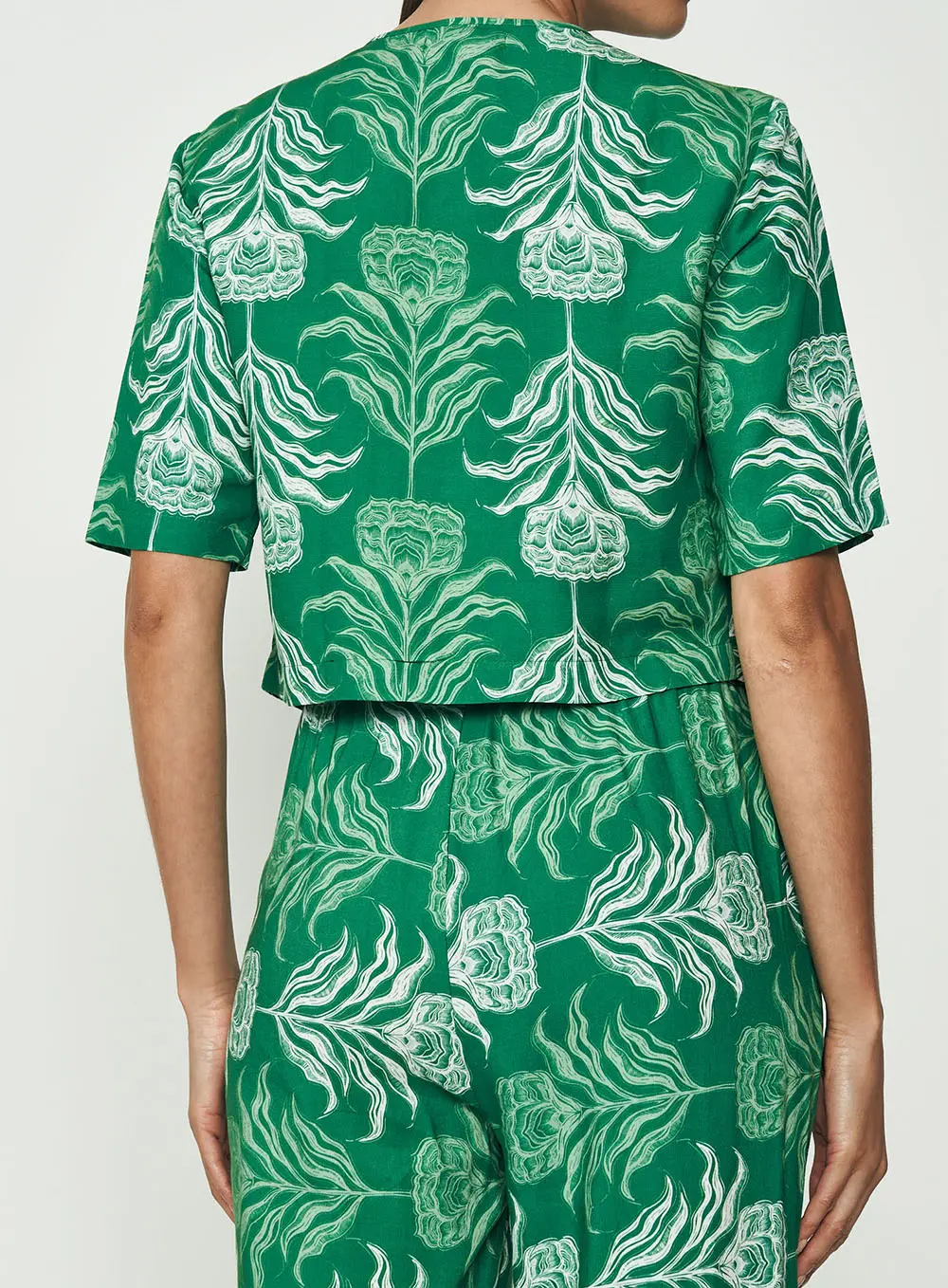 Blusa Cropped Reta Abotoamento Duplo Estampada Estampados
